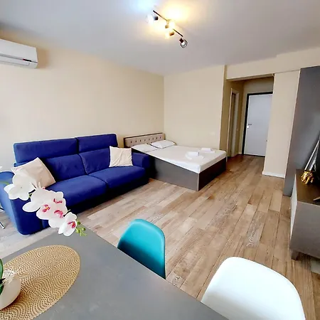 Lotus Blue Nord Zona Cluburilor